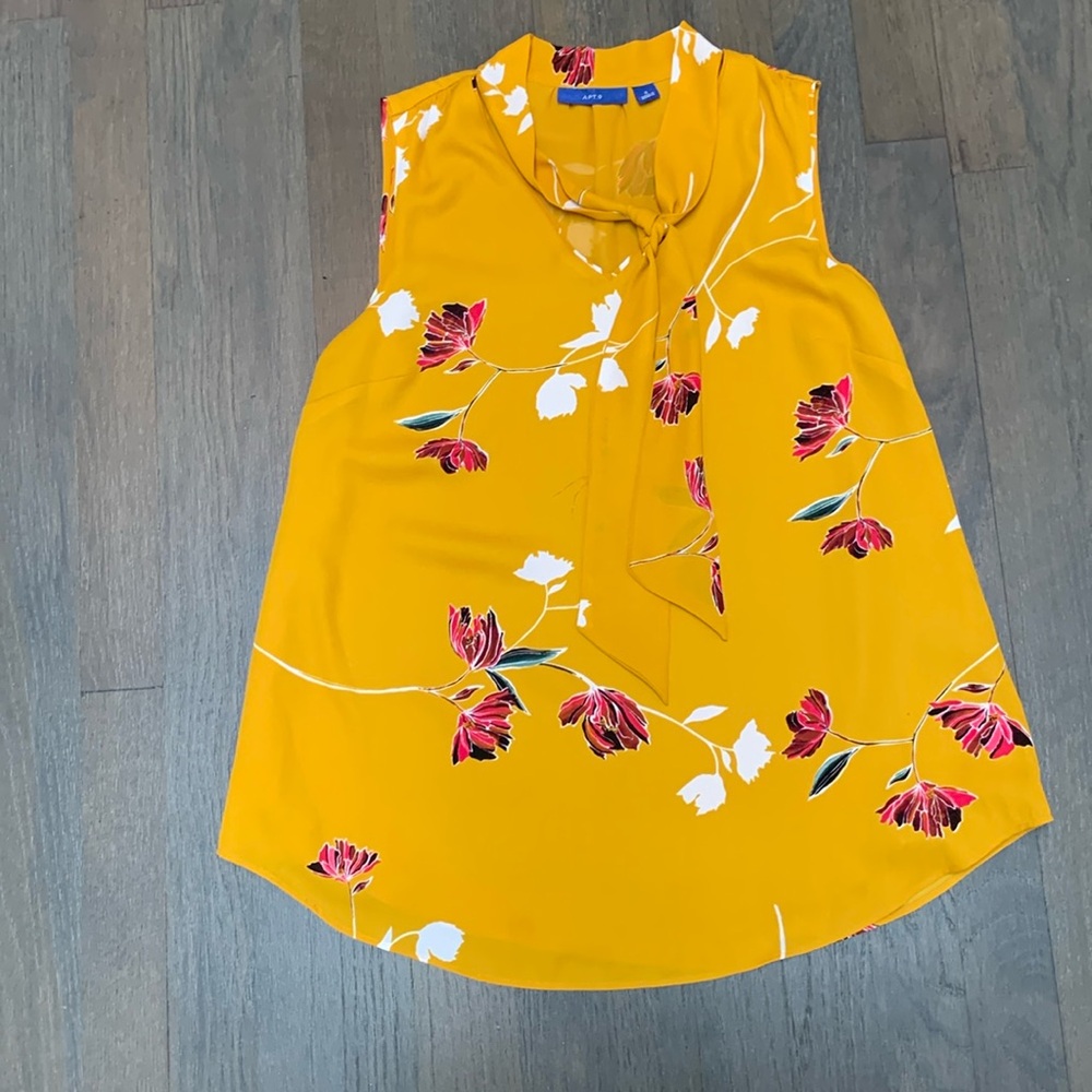 Apt.9 floral top small